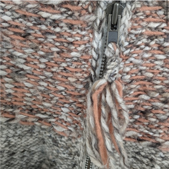 Aritzia Wilfred Knit cardigan - Picture 4 of 5